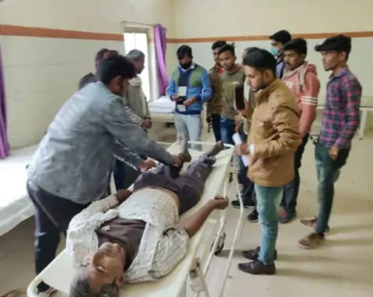 पिछोर: जमीन पर कब्जा करने के लिए दबंगों ने किसान को लात घूसो से पीटा, घायल को अस्पताल ले गए,मौत।