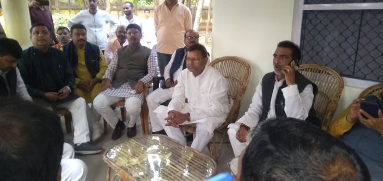 पीएम मोदी की जनसभा को लेकर केंद्रीय वित्त राज्य मंत्री कार्यकर्ताओं से की वार्ता।