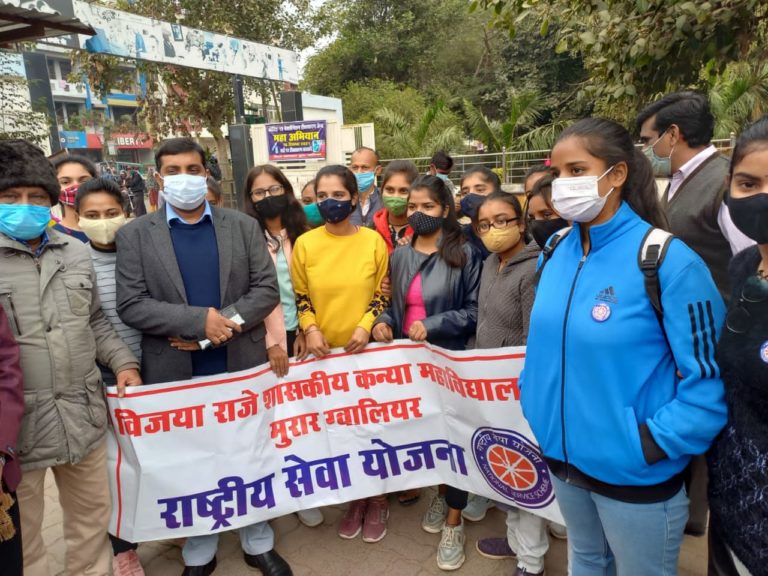 ग्वालियर : कोरोना टीकाकरण महाअभियान : जिले में लगभग 50 हजार लोगों को लगे मंगल टीके।