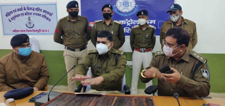 शिवपुरी : एटीएम काटकर लाखो रुपये चोरी करने वाले आरोपियों को शिवपुरी पुलिस ने किया गिरफ्तार।