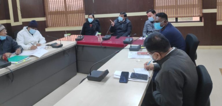ग्वालियर : बैरीकेटिंग कर अधिक संक्रमण वाले सभी गली-मोहल्लों को बनाएं कंटेनमेंट जोन – कलेक्टर
