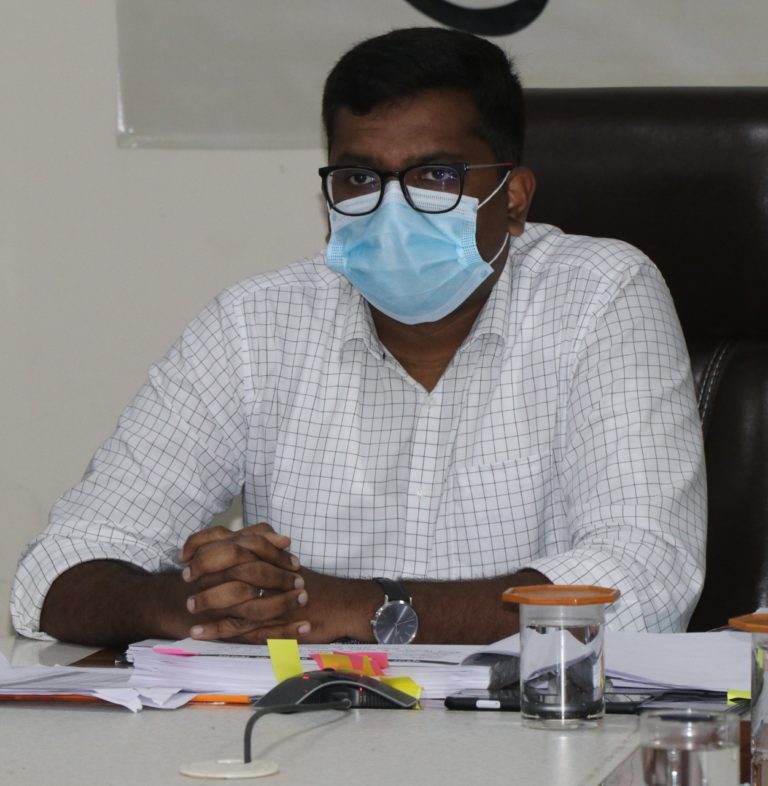 वैक्सीनेशन में बच्चो में सूची उपलब्ध न कराने पर जिला शिक्षाधिकारी का दो दिन का वेतन काटने के निर्देश।