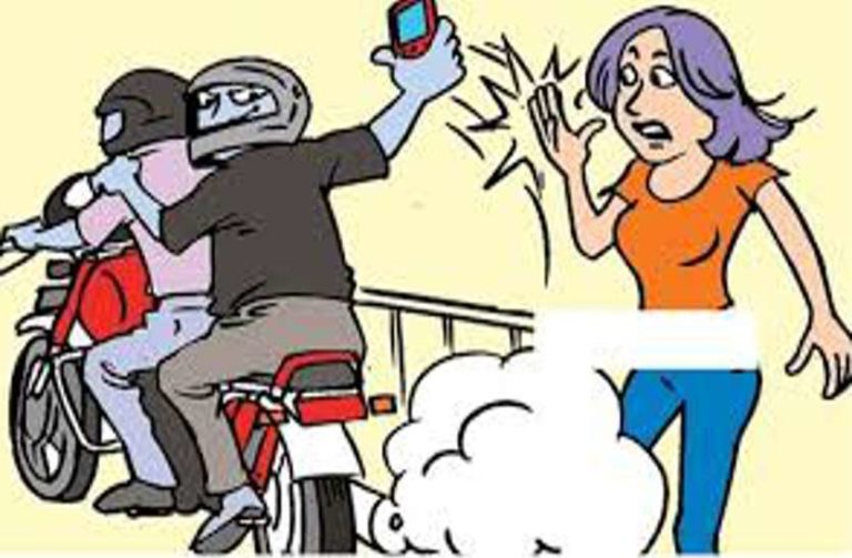 Gwalior Crime : मोबाइल लूटने वाले तीन बदमाशों को लूटे गये मोबाइल सहित 24 घण्टे के अन्दर किया गिरफ्तार।