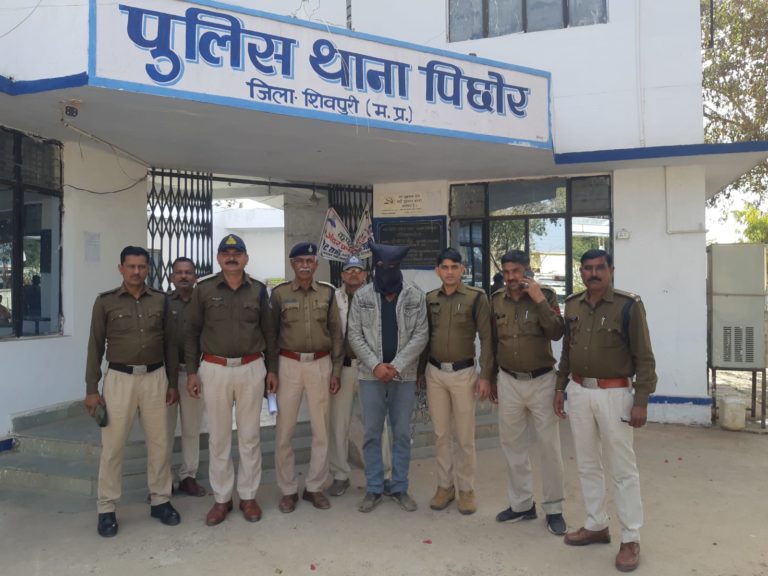 शिवपुरी : ट्रैक्टर को भाड़े पर लेकर वापस नहीं करने के अमानत में खयानत के अपराध के आरोपी को गिरफ्तार किया।