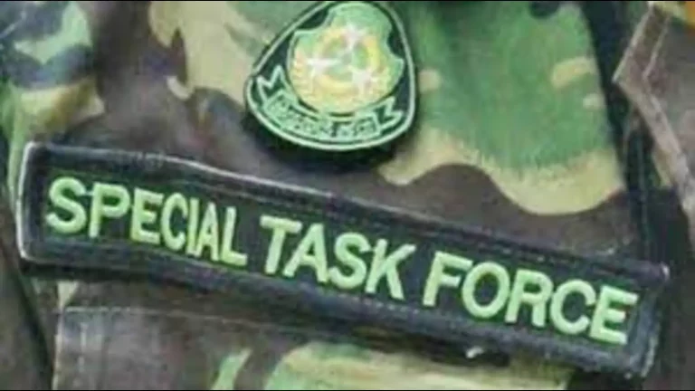 25 हजार रुपए का इनामी  : 100 करोड़ की टैक्स चोरी मामले मे फरार चल रहे, आबकारी इंस्पेक्टर को लखनऊ STF ने किया गिरफ्तार।