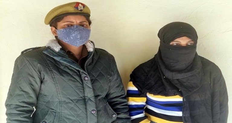 आगरा : सेक्स रैकेट चलने वाली 20 हजार की इनामी महिला गिरफ्तार,बड़े शहरों के होटलों में देती थी एस्कॉर्ट सर्विस।