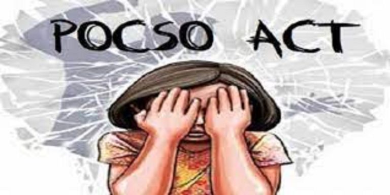 ग्वालियर : पॉक्सो एक्ट के गिरफ्तारशुदा आरोपी के अवैध मकान पर चला बुल्डोजर।