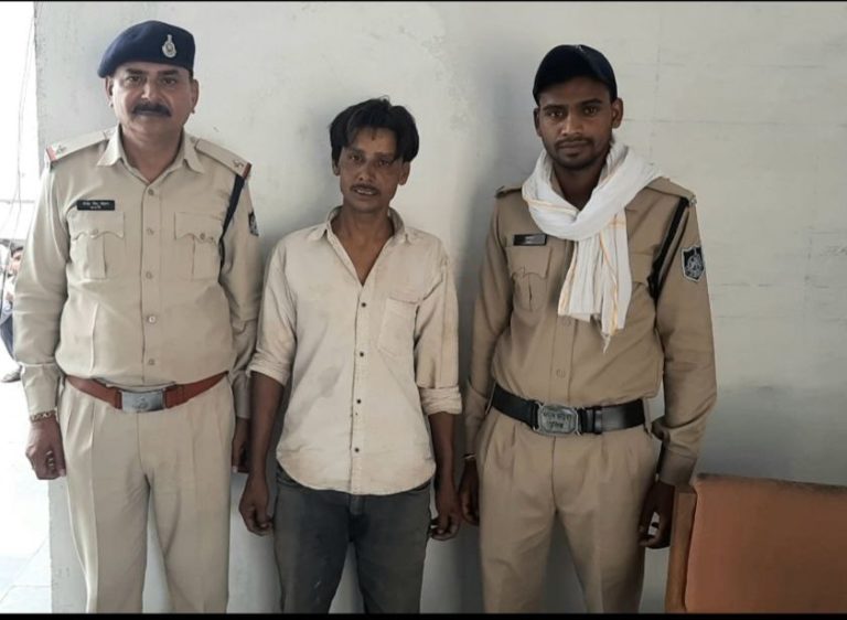 शिवपुरी : पुलिस थाना पिछोर ने पत्नी की मारपीट करने वाले शराबी पति को दबोच कर भेजा जेल।
