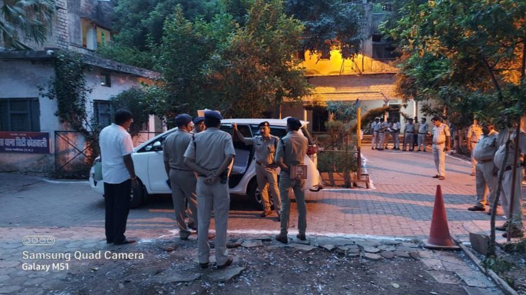 ग्वालियर : पुलिस अधीक्षक ने किया शहर के दो थानों का औचक निरीक्षण