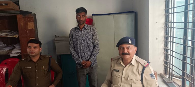 पिछोर : शराब पीकर मारपीट करने वाले शराबी देवर को पुलिस ने किया गिरफ्तार
