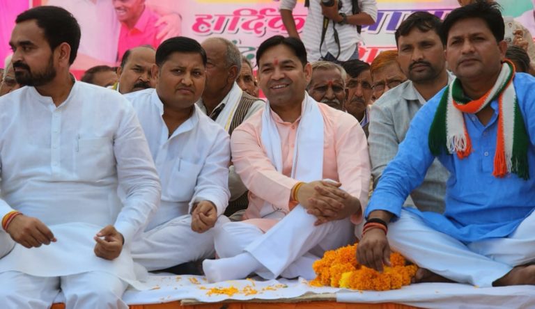 जौरा : विधानसभा में कांग्रेस पार्टी के आह्वान पर भारत जोड़ो यात्रा निकाली गई।