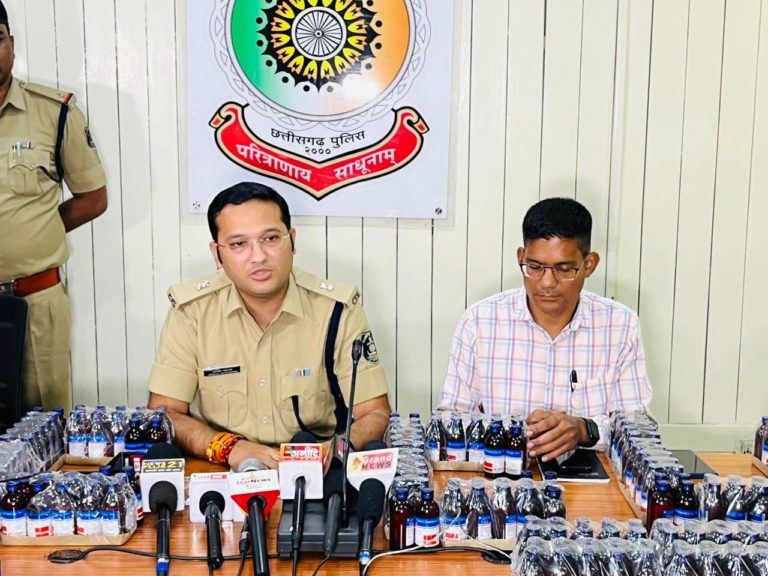 Raipur Crime Alert : प्रतिबंधित नशीली सिरप “कोड़िन” के साथ 03 आरोपी गिरफ्तार